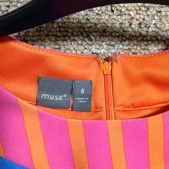 Fun dress! - Picture 3 of 3